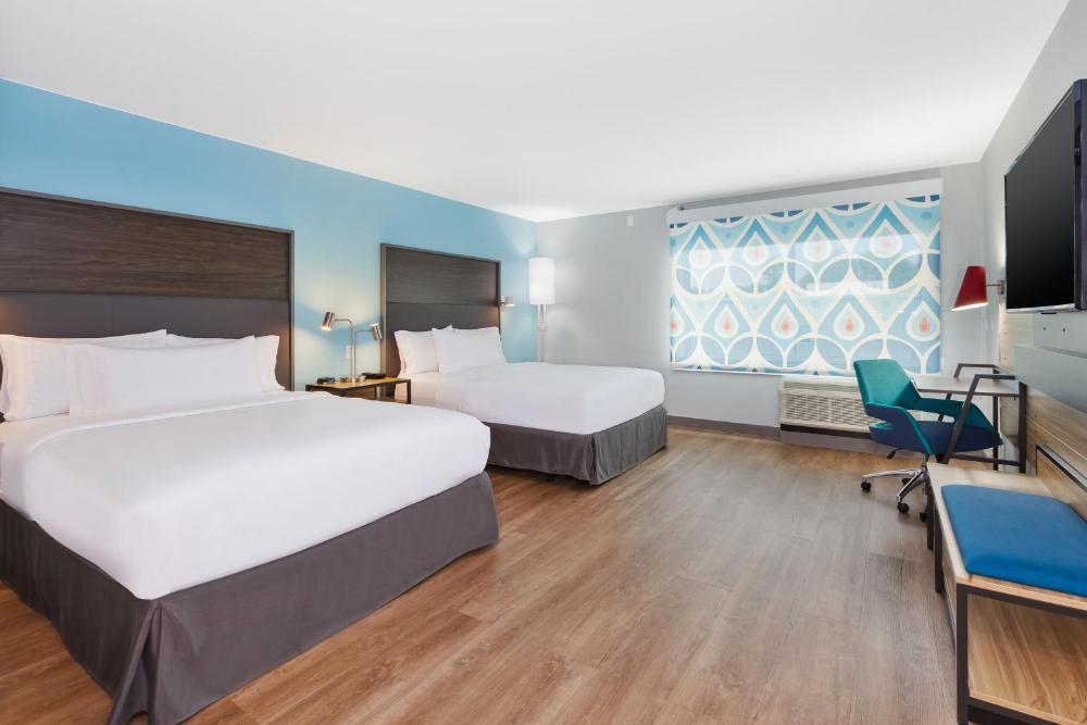 Queen Room with Two Queen Beds and Roll-In Shower - Mobility Access interior